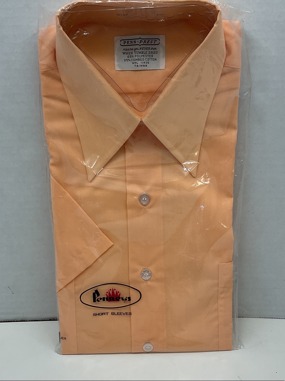 Vintage 1970’s Men's Short Sleeve Dress Shirt - Peach size 15 1/2